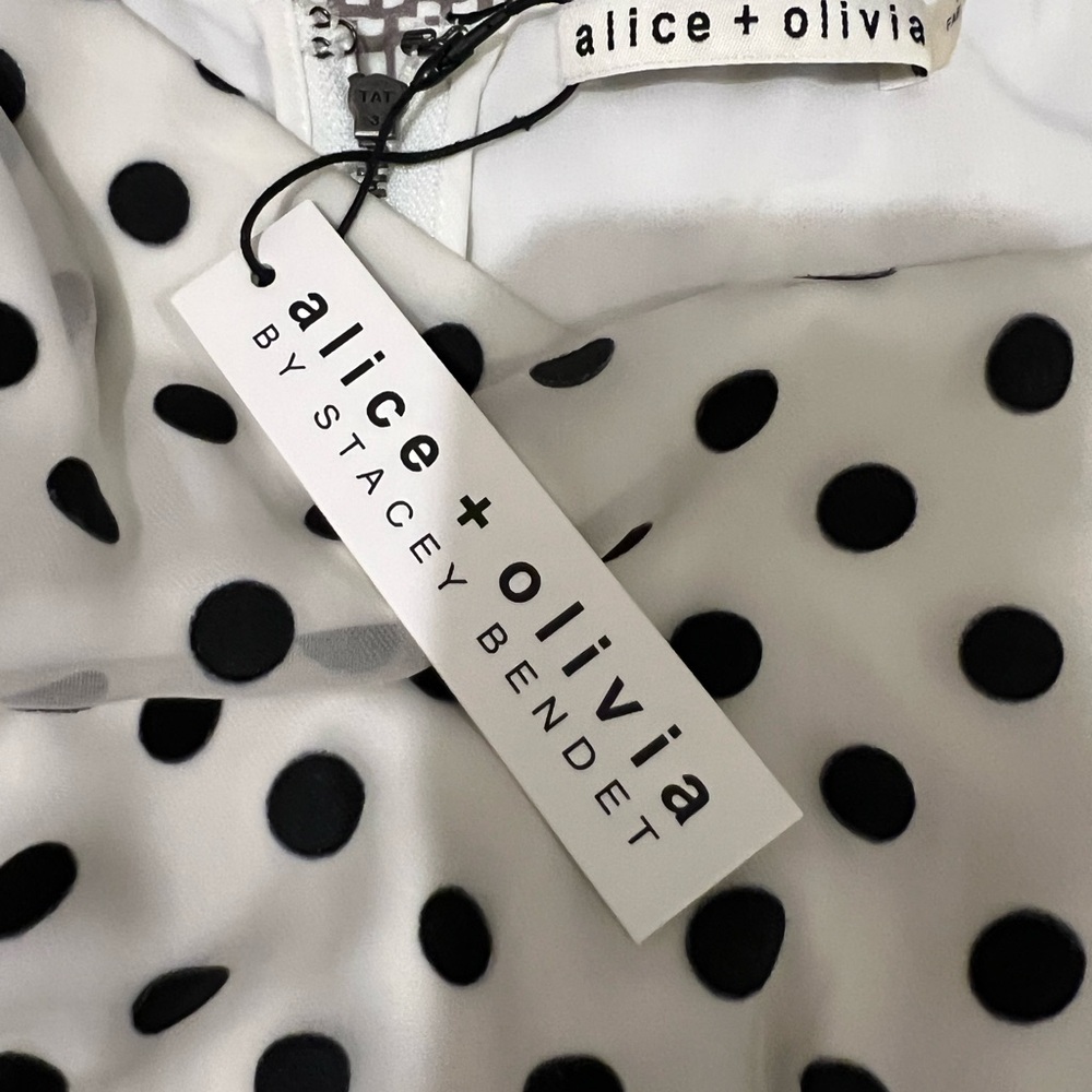 NWT Alice +Olivia soft white large dot dress. Size 12 - Picture 5 of 14
